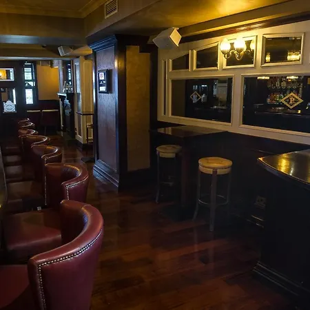 The Carraig 3*