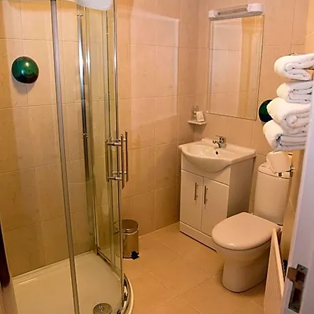 The Carraig 3*